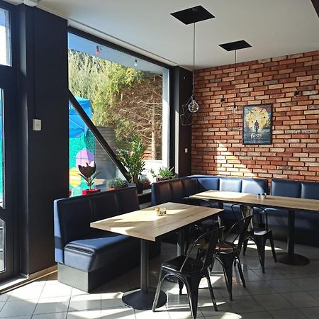 Pokoje Nad Pizzeria Poznań Esterno foto