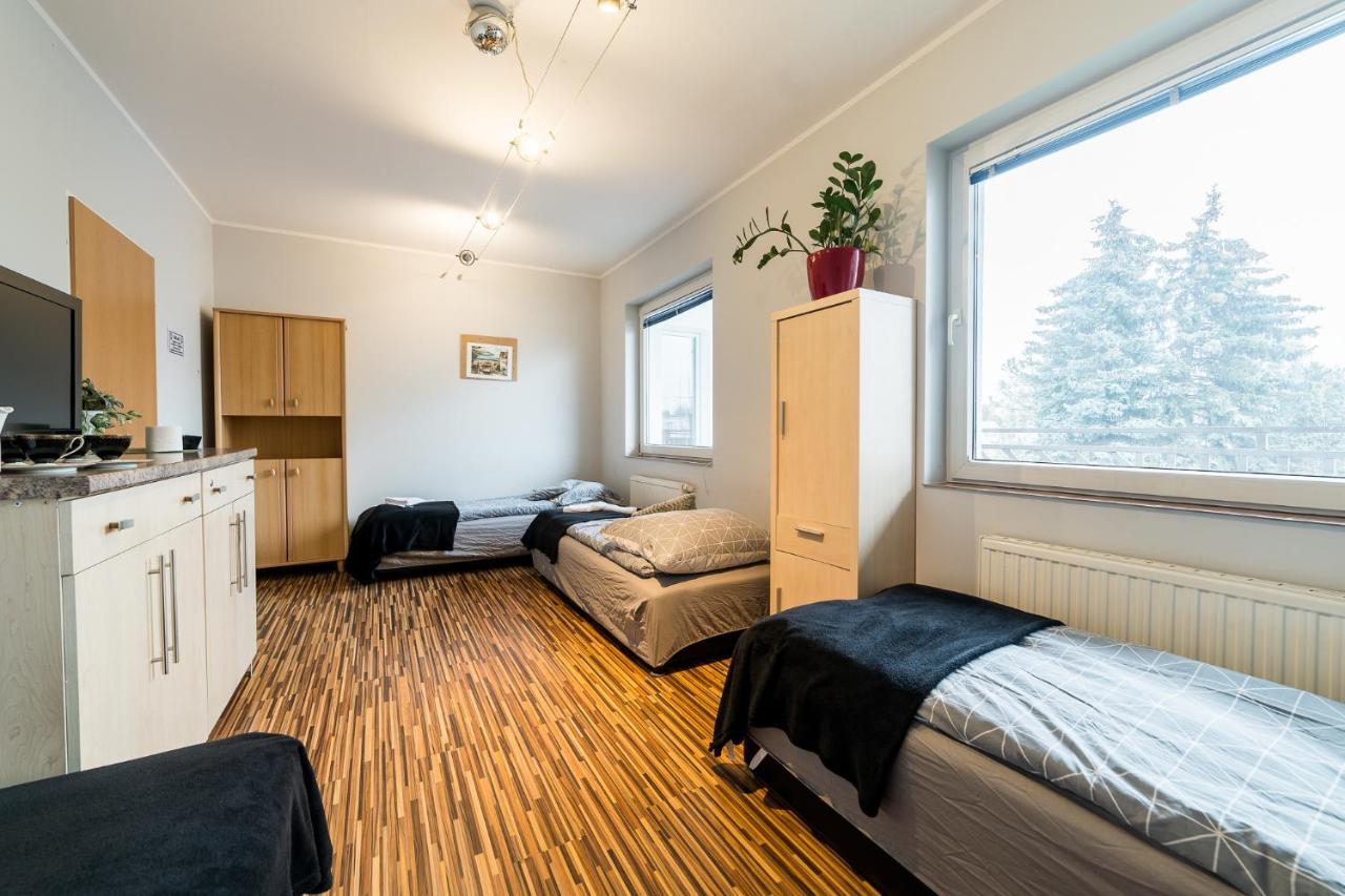 Pokoje Nad Pizzeria Poznań Esterno foto