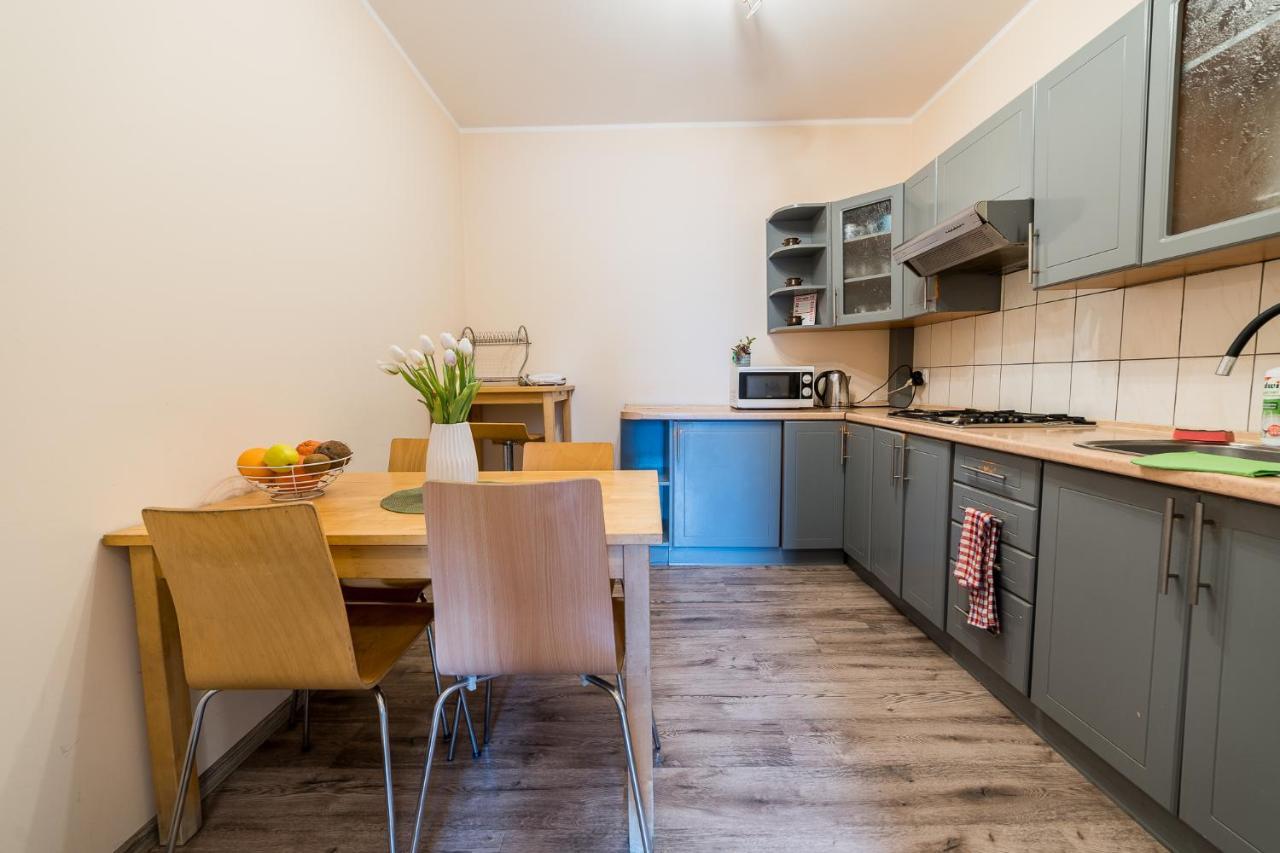Pokoje Nad Pizzeria Poznań Esterno foto