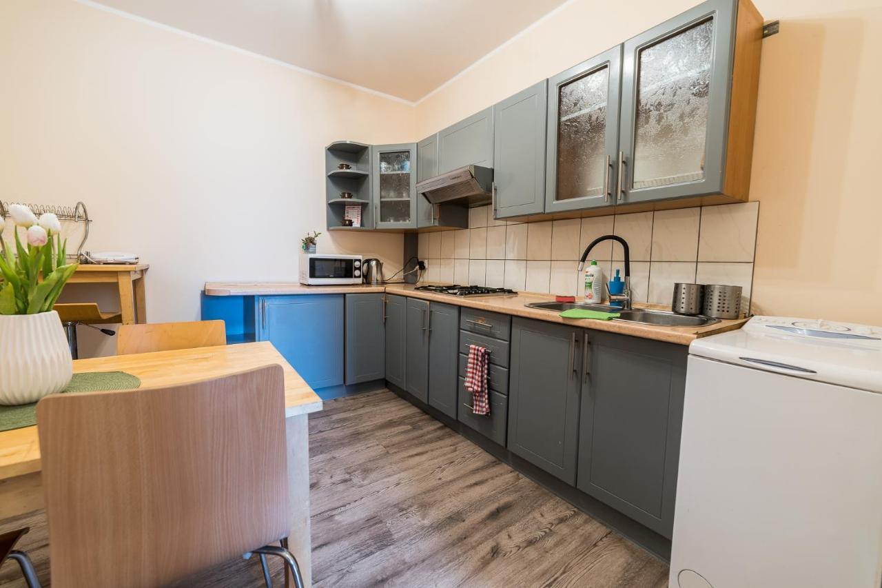 Pokoje Nad Pizzeria Poznań Esterno foto